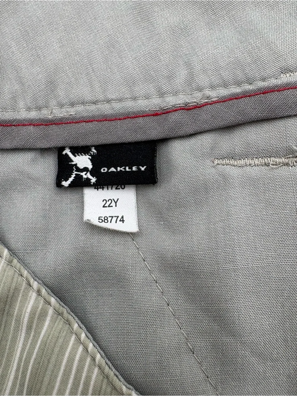 Oakley Men’s 34W Quick Dry Golf Shorts Sage Green‎ White Pinstripe Performance